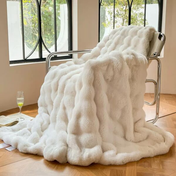 👉 luxury faux fur sherpa throw blanket – soft reversible plush blanket for sofa & bed (cream, 100×150cm)